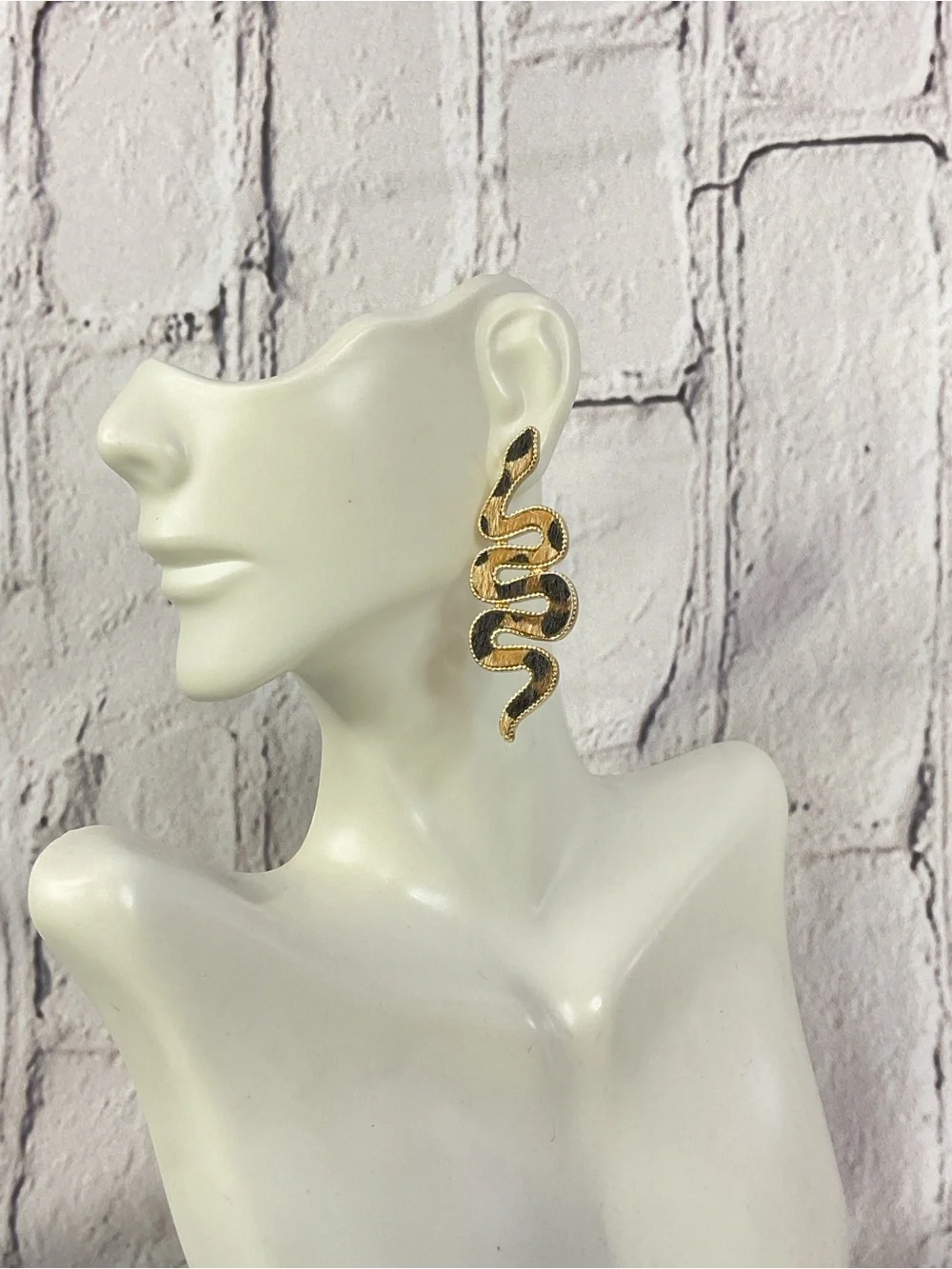 🌟🌟 Gold & Black Snake Drop Earrings